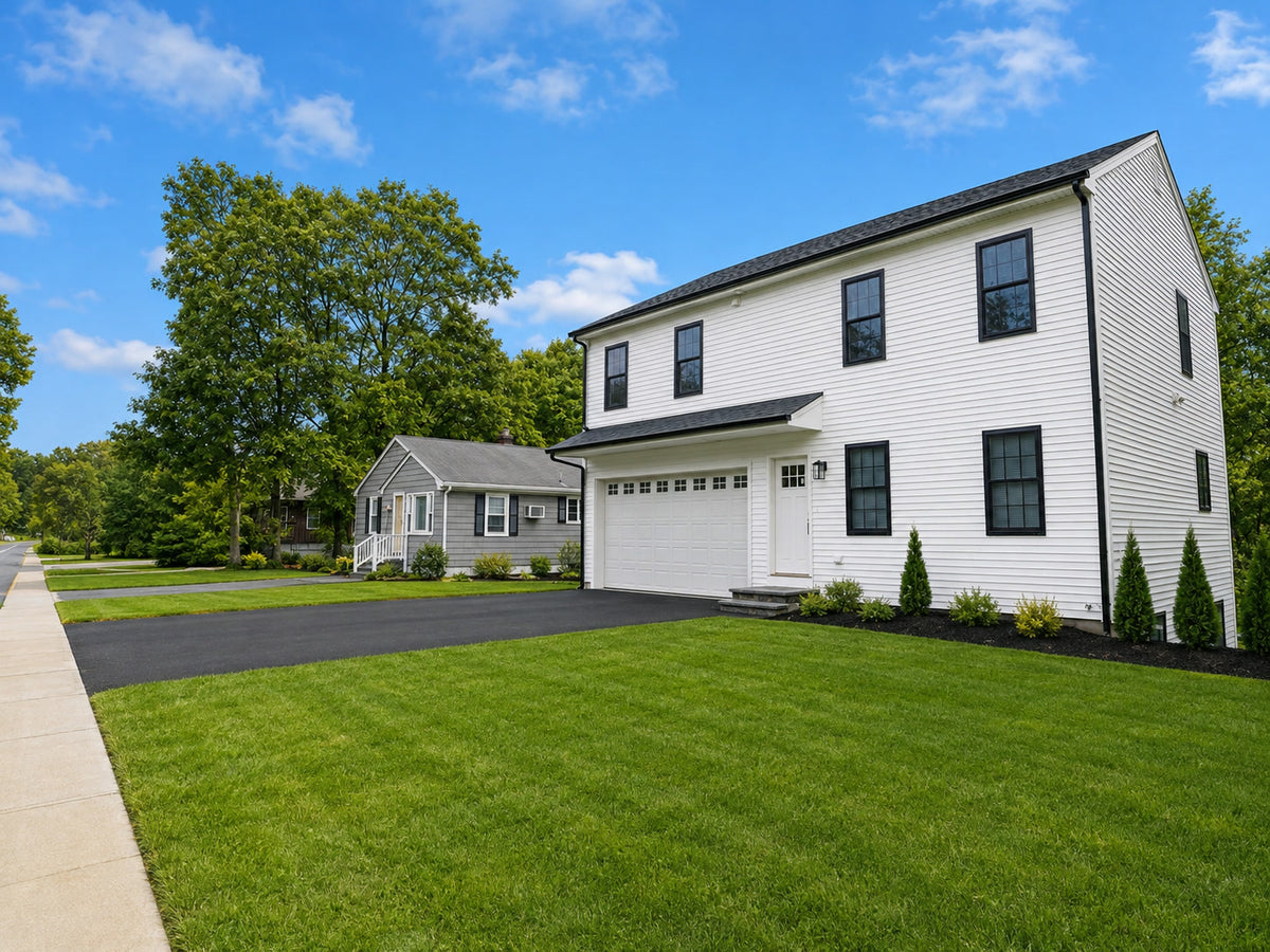 Diamond Hill Road frontage